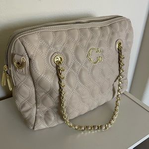 Quilted bag with chain straps